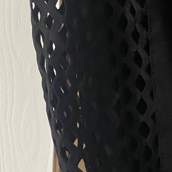 La Senza Black ActivewearJacket with mesh sleeves/back - Picture 4 of 4